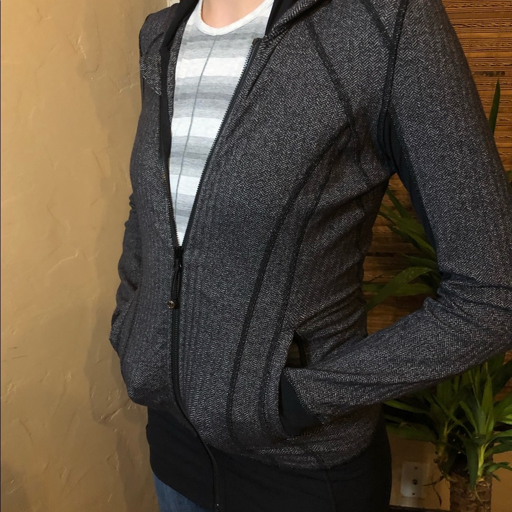 LULULEMON black zip up hoodie